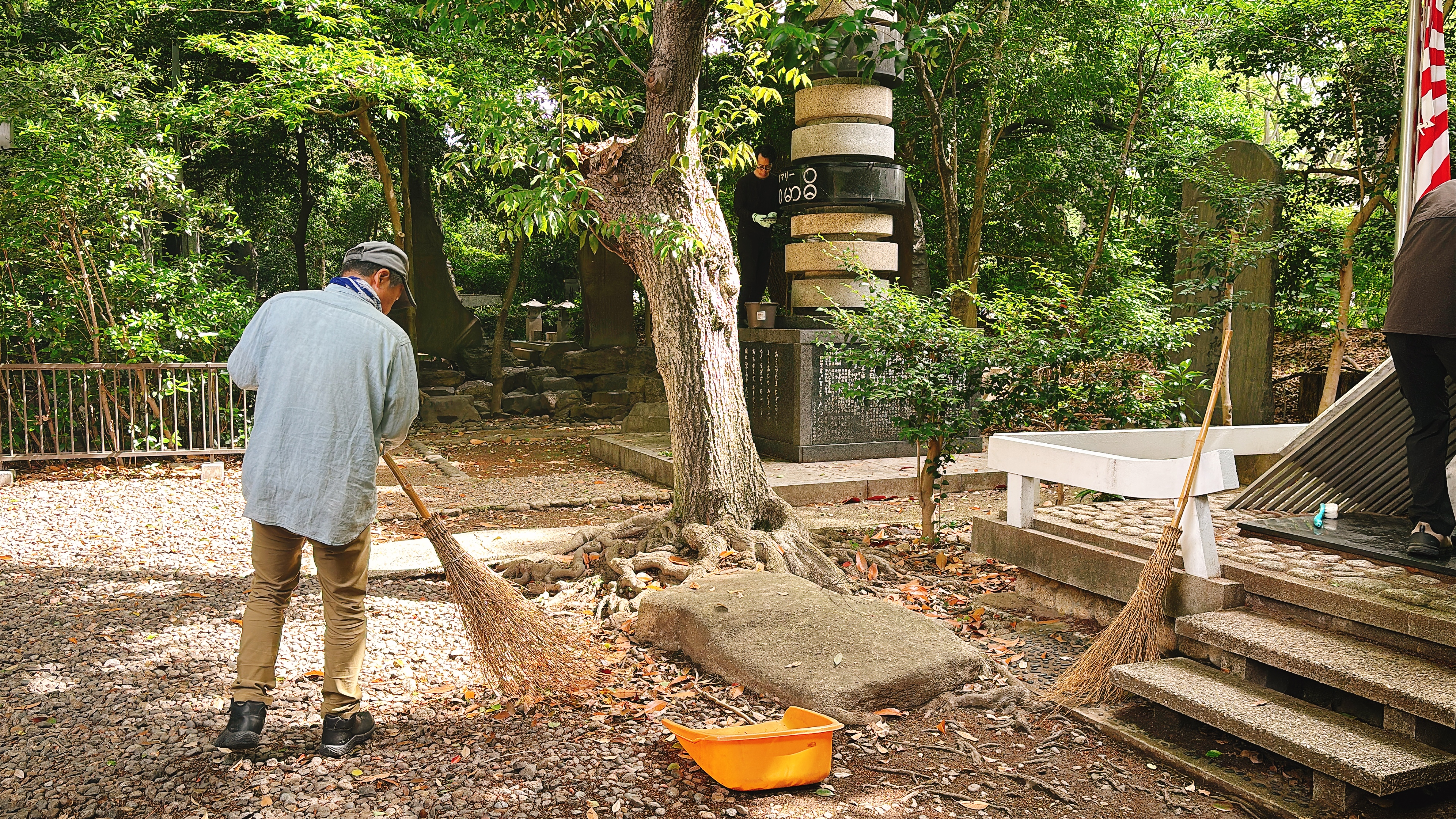 あなたが現在見ているのは 【開催報告】5/24 愛知県護國神社 慰霊碑清掃＆歴史勉強会を開催しました